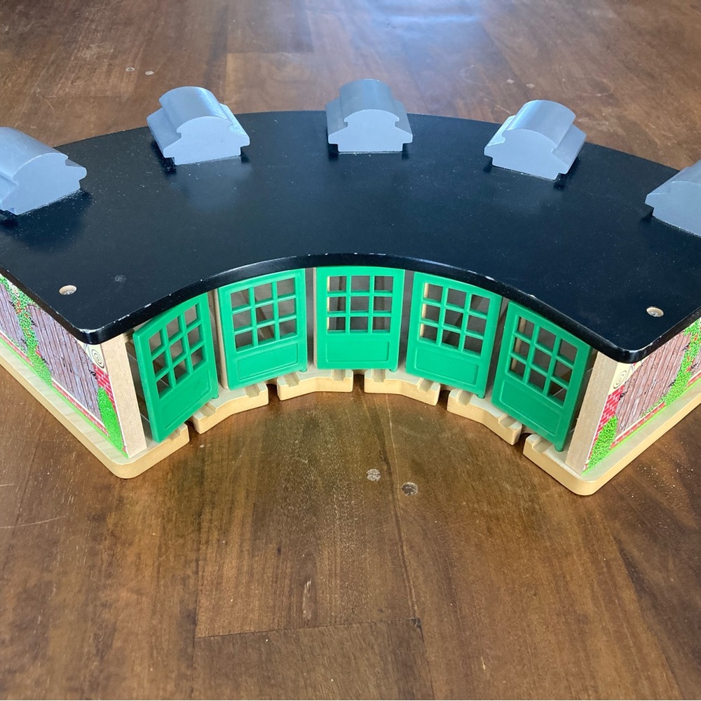 Thomas The Train Wooden Railway Tidmouth Station Roundhouse Engine Shed